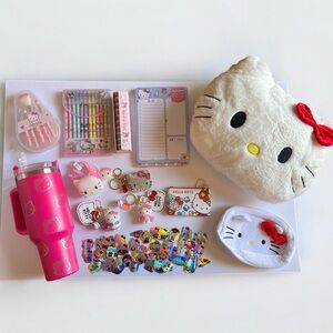 Hello Kitty Bundle Gift Set. Great gor the Holidays! Ships Fast!
